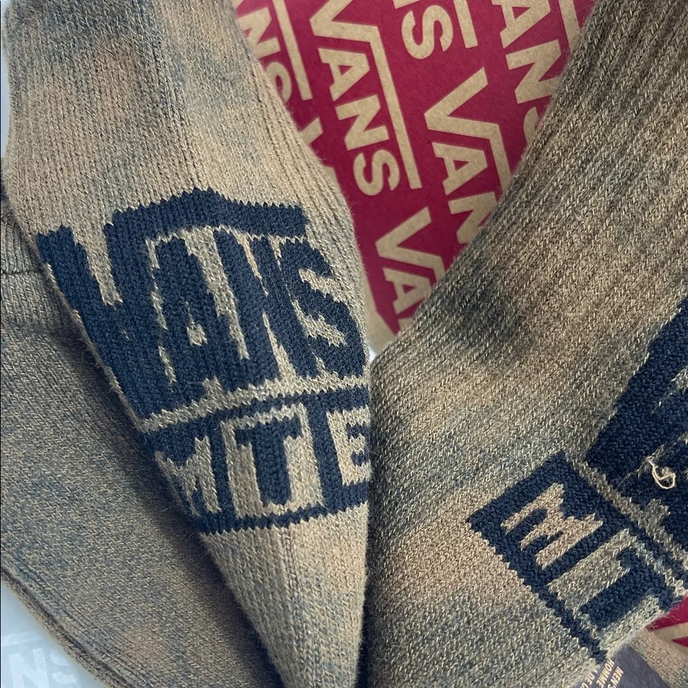 VANS 